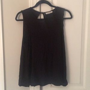 Scalloped tank